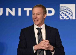 United CEO Shows Confidence in Boeing After Meeting with New Leader: Ortberg news-16082024-011830