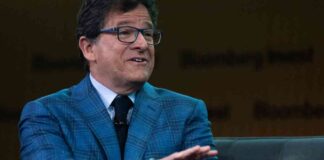 KKR Co-Founder’s Son Sues Milwaukee Brewers Owner for Sand Theft news-16082024-011852