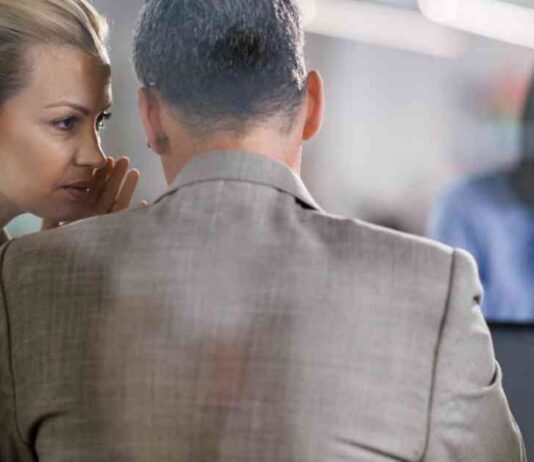 CFO’s 10-Year Affair Exposed: Higher Pay and Promotions Revealed news-17082024-072811