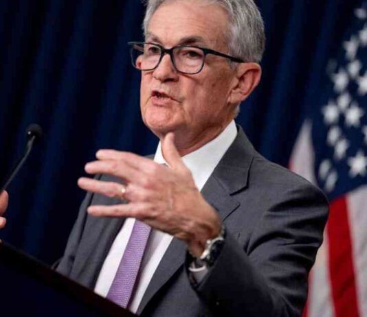 Jerome Powell and Bank CEOs Meet in Secret Meeting to Prevent Legal Disputes news-17082024-193100