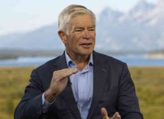 Advocacy for Interest Rate Cut by Philadelphia Fed President Harker news-22082024-181739