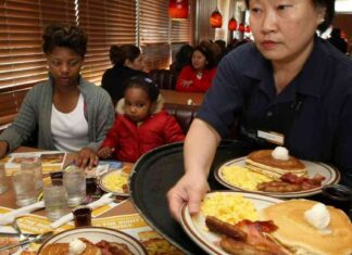 Proposal to Eliminate Taxes on Tips: A Controversial Yet Unifying Idea news-25082024-133119