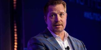CrowdStrike Exceeds Quarterly Expectations but Reduces Full-Year Forecast news-29082024-021550
