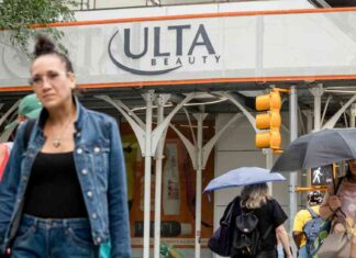 Ulta Misses Wall Street Expectations, Trims Guidance After Quarterly Sales Decline news-30082024-022458