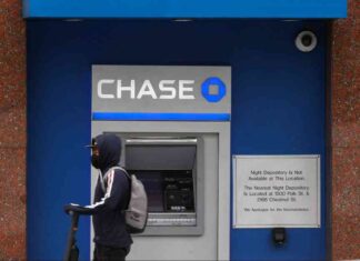 Uncovering Chase Bank’s Fraudulent ‘Glitch’: Company Admits to Scam news-04092024-143818