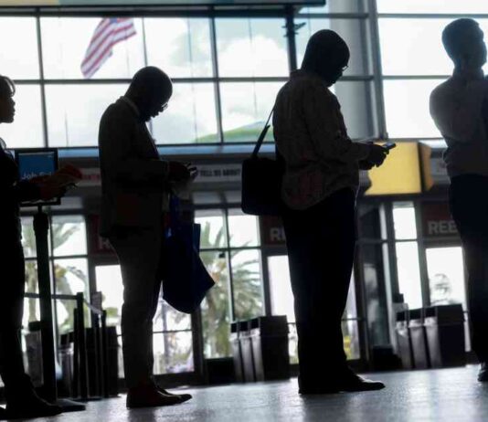 Rising Layoffs and Historic Hiring Low for 2024: Challenger Report news-05092024-144120