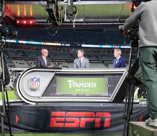 DirecTV Customers at Risk of Missing ‘Monday Night Football’ Game During Disney Carriage Dispute news-10092024-030644