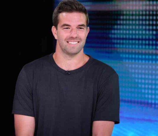 Exclusive: Fyre Fest 2 Tickets for $1.1M – Dive with Founder Billy McFarland news-10092024-200829