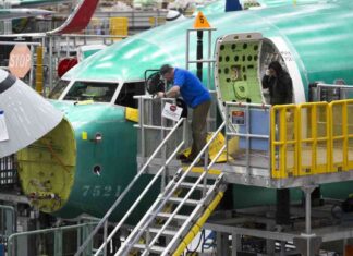 Boeing Workers Vote on New Contract, Potential Strike Looms news-14092024-103632