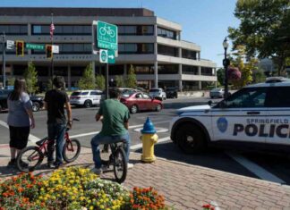 Ohio Governor DeWine Addresses Bomb Threats in Springfield Schools: Daily Sweeps Initiated news-17092024-012305