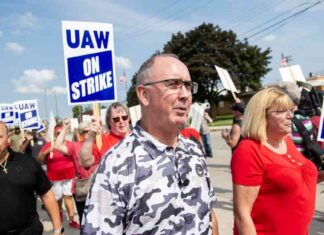 Potential Strikes at Ford and Stellantis Warned by UAW: A Year After Unprecedented Work Stoppages news-22092024-063528