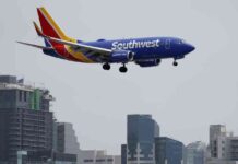 Southwest Airlines Prepares Staff for Tough Decisions to Increase Profits news-24092024-133127