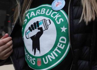 Starbucks CEO Brian Niccol Pledges Collaboration with Union in Ongoing Discussions news-26092024-031118