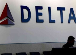Delta Airlines sues CrowdStrike over tech outage causing flight cancellations news-26102024-024940