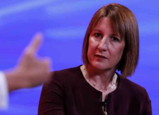 UK Bond Market Prepares for £300bn Increase in Debt Issuance news-28102024-224646