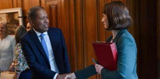 Barclays CEO Defends Rachel Reeves Amid Business Criticism of Budget Tax Hikes news-01112024-054748