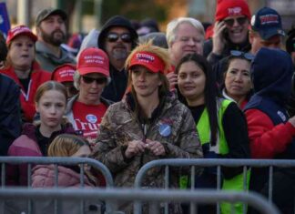 Trump and Harris Campaign in Pennsylvania: Final Push for Votes news-04112024-224845