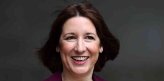 Maximizing Risk in UK Financial Services: Reeves Urges Regulators news-14112024-213737