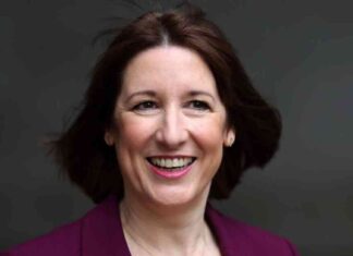 Maximizing Risk in UK Financial Services: Reeves Urges Regulators news-14112024-213737