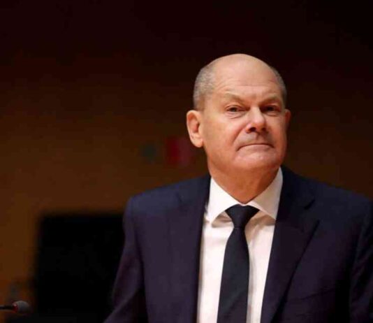 New Title: German Chancellor Olaf Scholz Holds First Talks with Russian President Putin in 2 Years news-17112024-034934