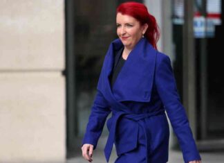 Louise Haigh Resigns as UK Transport Secretary Due to Phone Offence news-29112024-115442