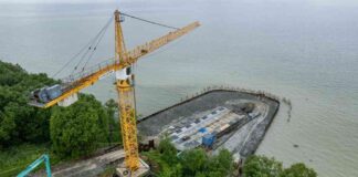 Finland seizes Russian shadow fleet oil tanker in cable-cutting incident finland-seizes-russian-shadow-fleet-oil-tanker-in-cable-cutting-incident