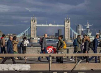 UK Private Sector Employment Decline Hits Record Low in 2021 uk-private-sector-employment-decline-hits-record-low-in-2021