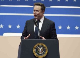 Elon Musk’s Straight-Arm Gesture and Its Misinterpretation by Extremists elon-musks-straight-arm-gesture-and-ts-misinterpretation-by-extremists