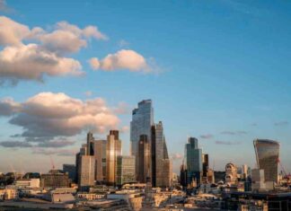 UK Long-Term Borrowing Costs Reach Highest Level Since 1998 uk-long-term-borrowing-costs-reach-highest-level-since-1998