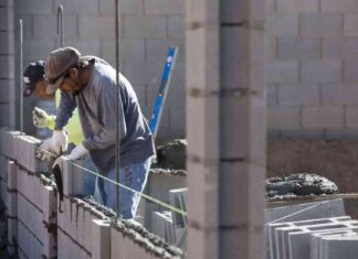 US Homebuilder Stocks Decline Due to Rising Rates and Trump Tariffs us-homebuilder-stocks-decline-due-to-rising-rates-and-trump-tariffs