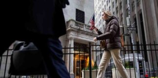 Wall Street Stocks Tumble Due to US Economic Slowdown wall-street-stocks-tumble-due-to-us-economic-slowdown