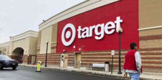 Navigating Tariff-Induced Price Hikes: How Retailers Can Adapt navigating-tariff-nduced-price-hikes-how-retailers-can-adapt